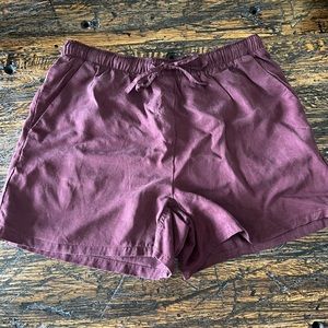 Marooon gap relax fit shorts
